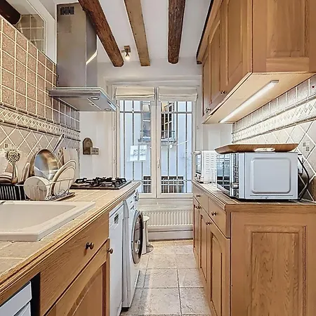 Apartment Charming In The Heart Of Saint-germain Paris